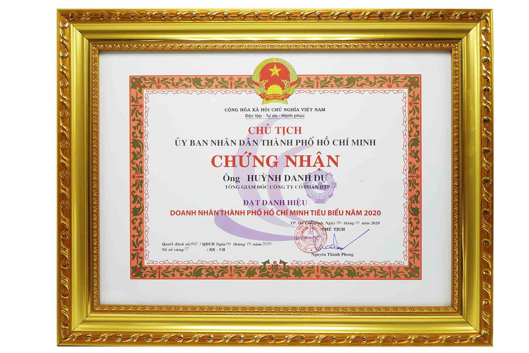 Giấy-chứng-nhận-Doanh-Nhân-tiêu-biểu-TPHCM-2020