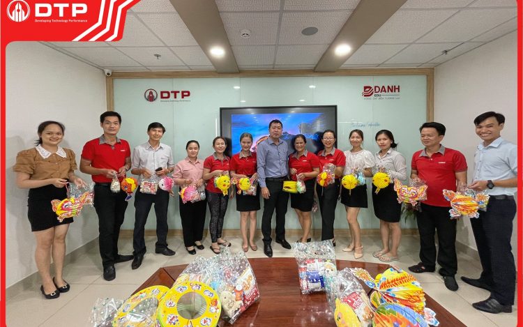 Tặng quà Trung thu 2022