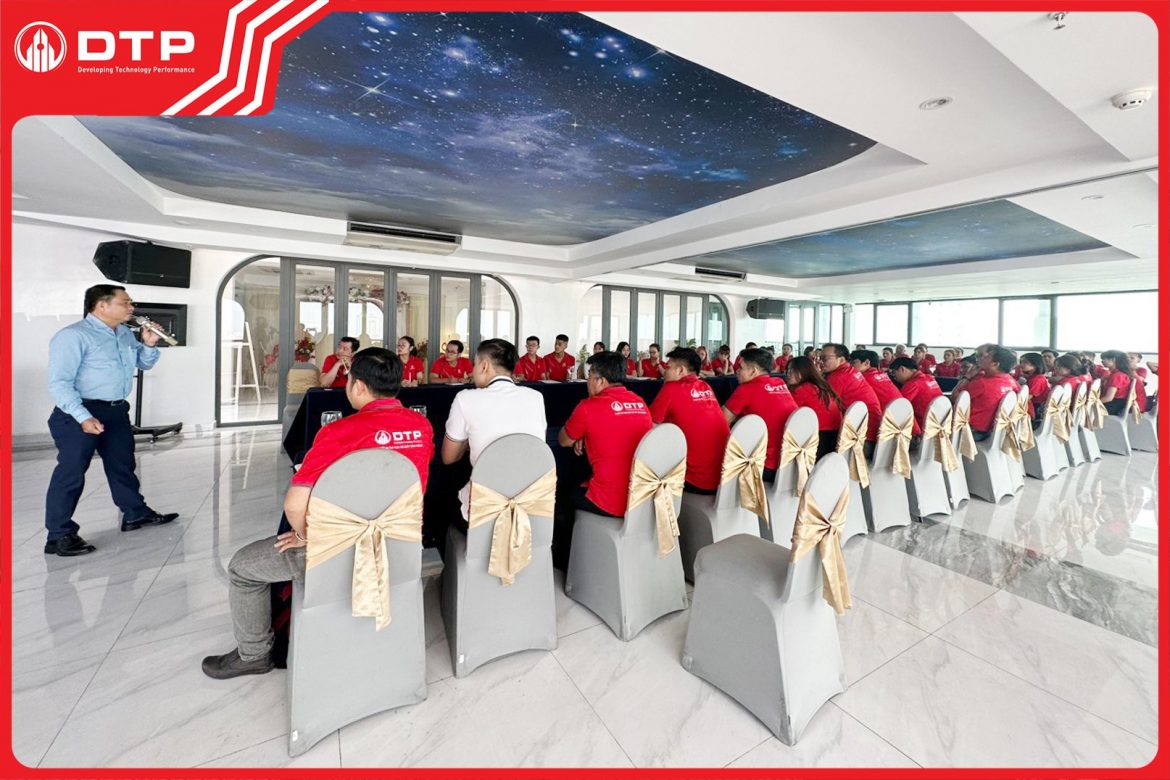Họp toàn thể nhân viên đầu năm 2023