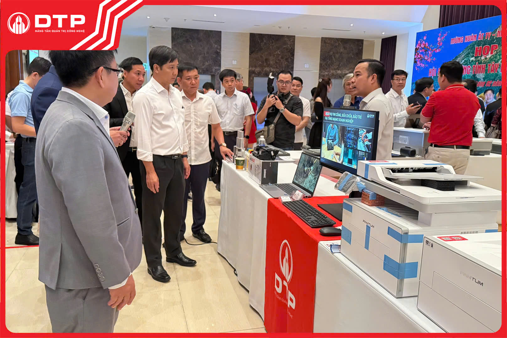 sự kiện họp mặt mừng xuân 2025