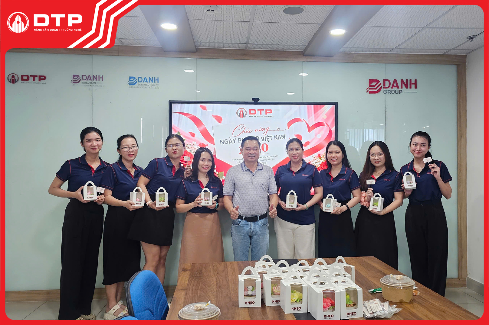 ĐIỂM TÔ MÀU SẮC - NGỌT NGÀO NGÀY 20/10